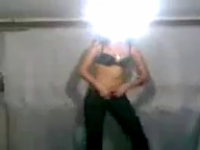 Уз эротика: Узбечка танцует стриптиз на камеру